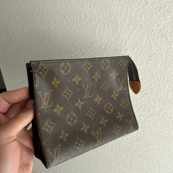 Louis Vuitton Toiletry 19 Pouch Vintage 1997 - Picture 1 of 7